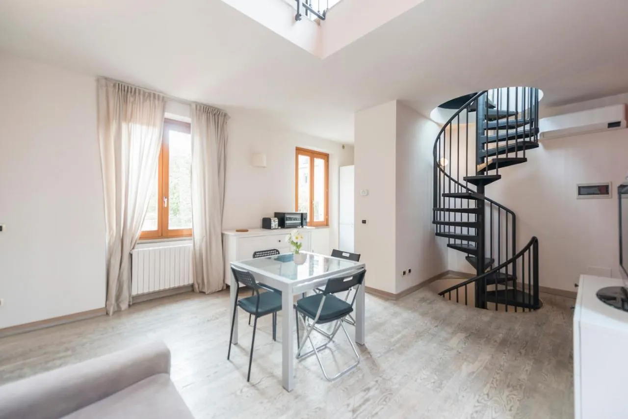 Heart Centre Milan Navigli 3 Levels Apartment